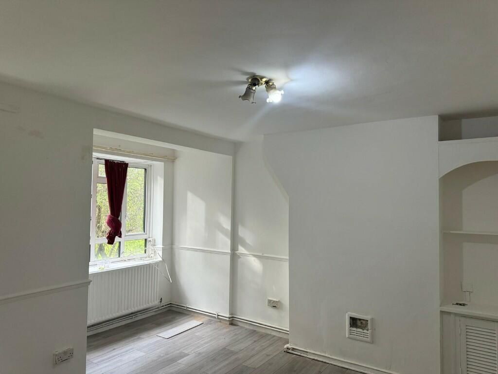 Property photo 3 of 9 Gallery