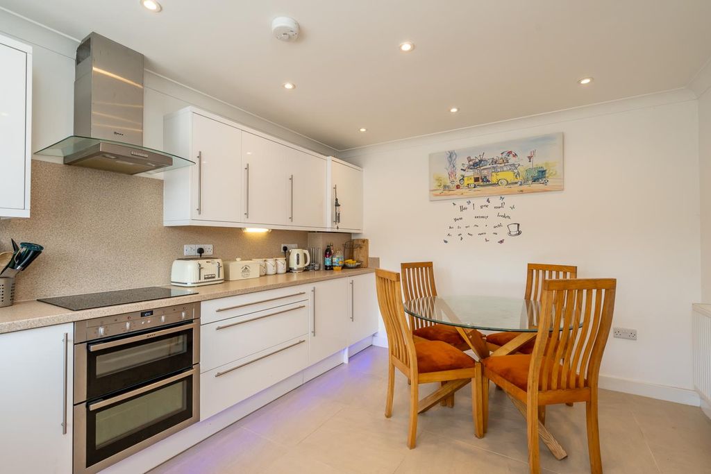 Property photo 3 of 16 Dining Area.Jpg