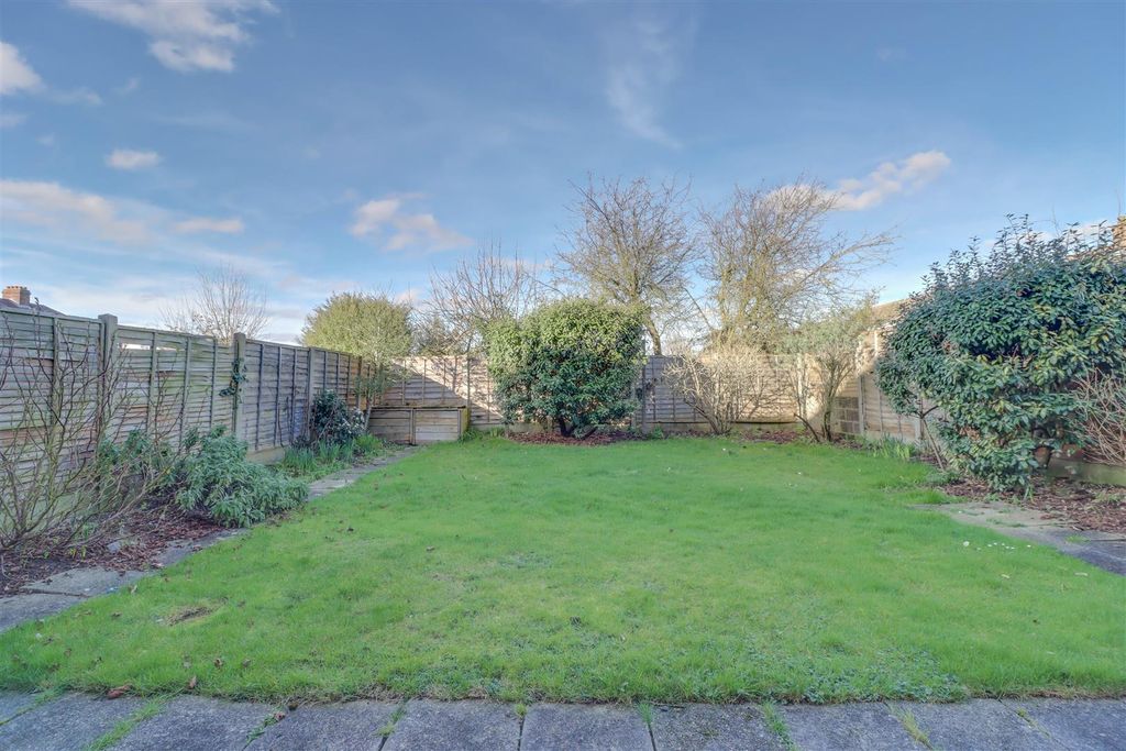 Property photo 3 of 19 5 Park Drive Interior-16.Jpg