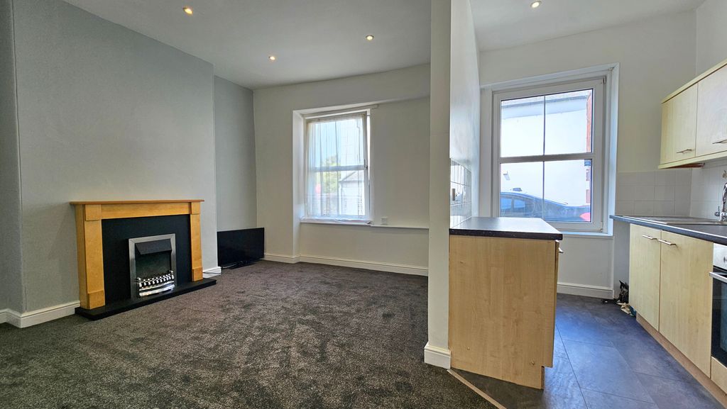 Property photo 3 of 6 Open Plan Lounge / Kitchen