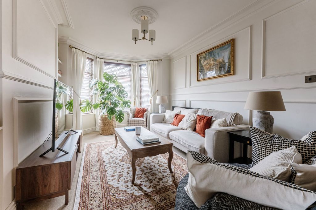 Property photo 3 of 19