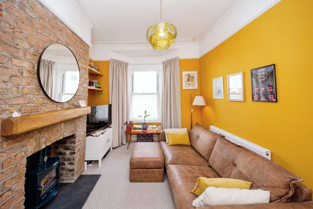 Property photo 2 of 18