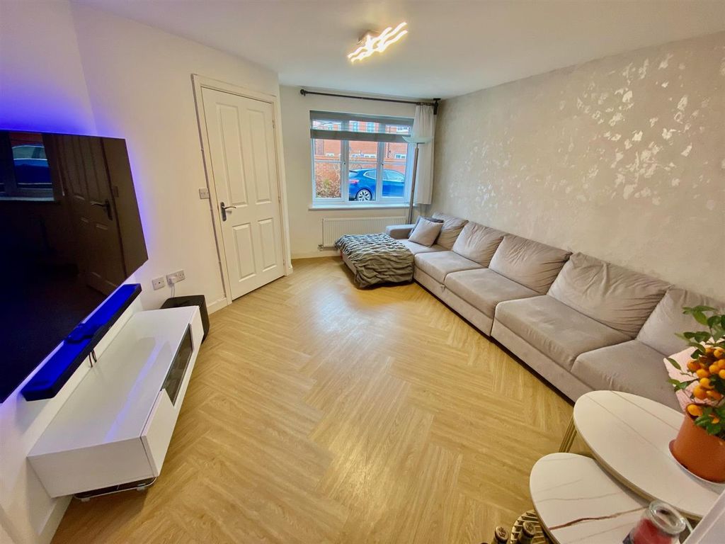 Property photo 3 of 21