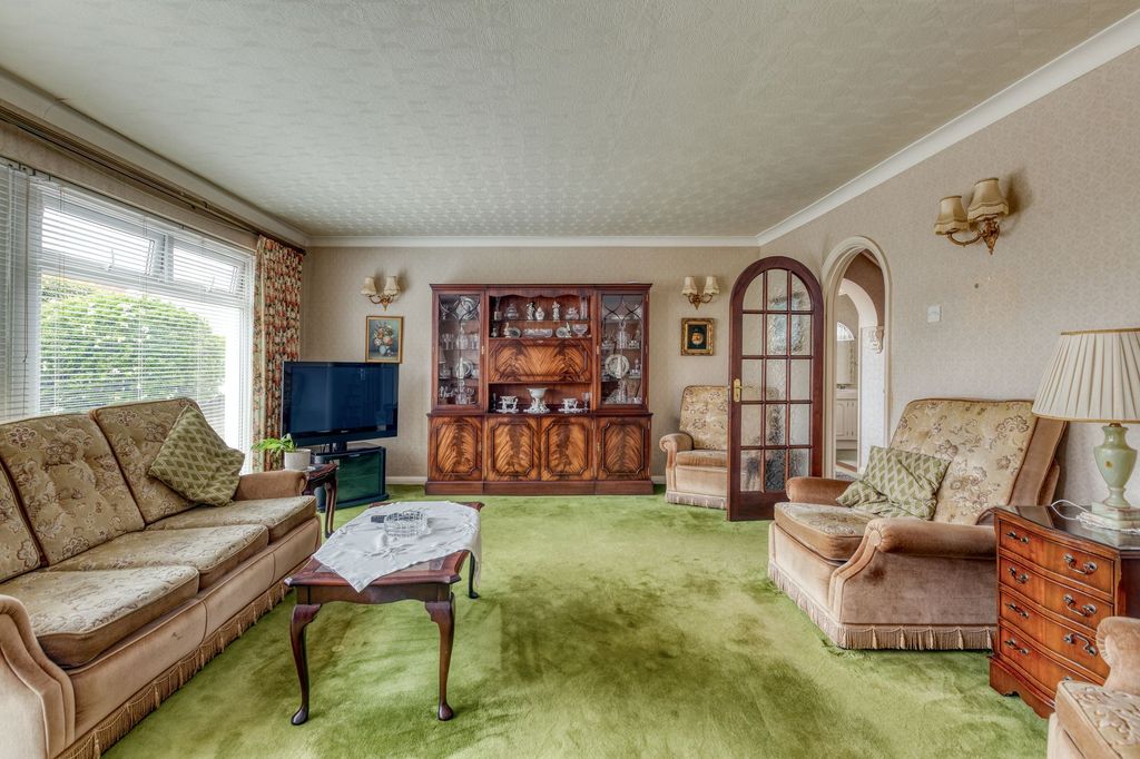 Property photo 2 of 35