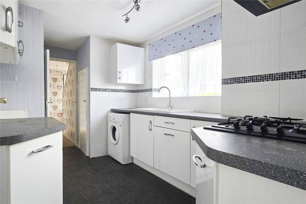 Property photo 3 of 18 Kitchen