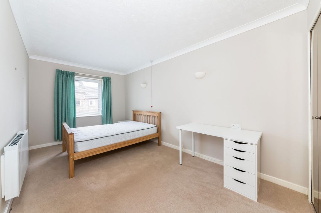 Property photo 3 of 12