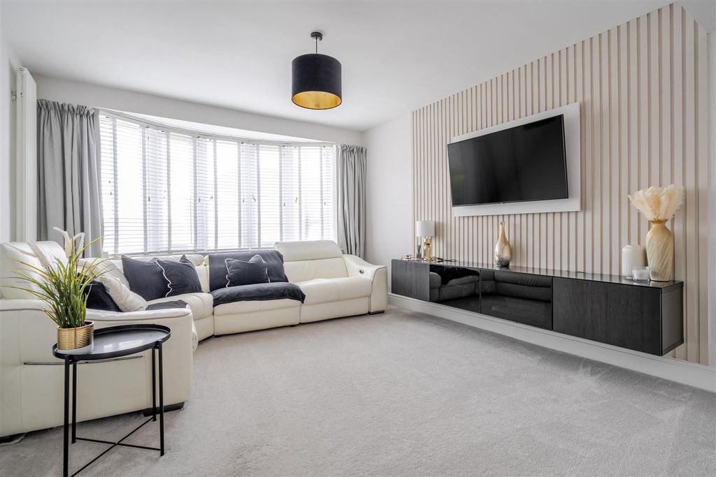 Property photo 2 of 14 1331876-10-688B73Dfb2Eb6.Jpg