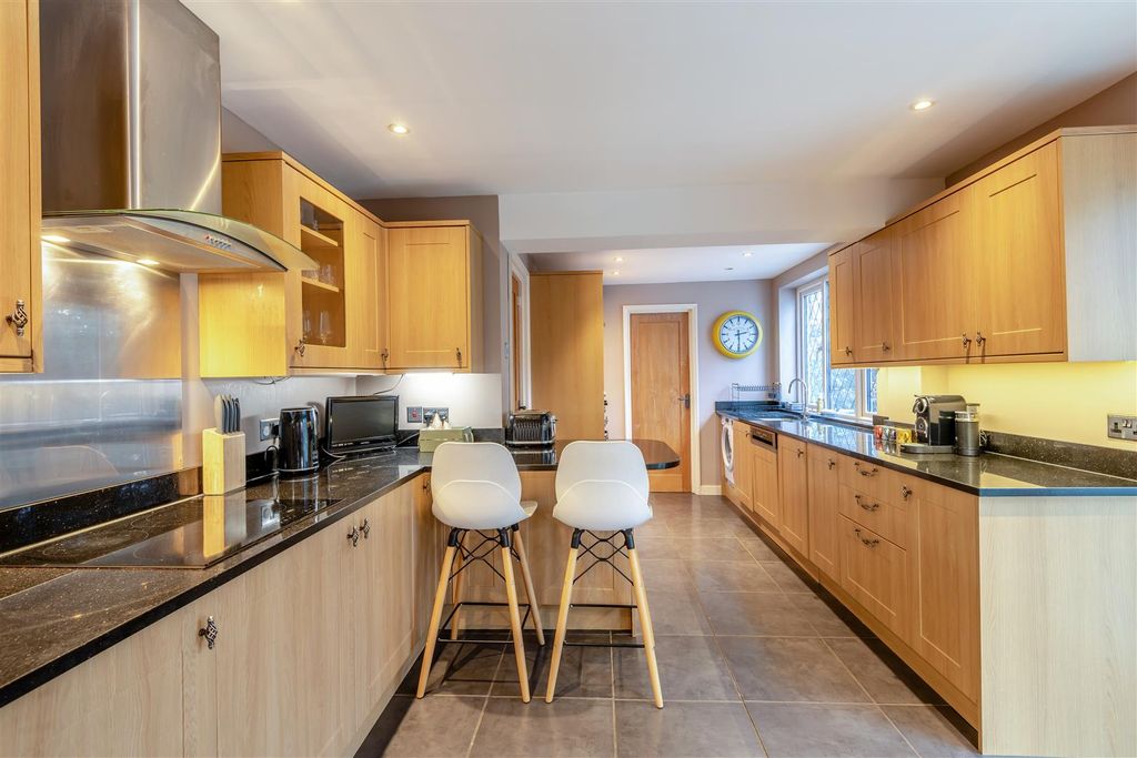 Property photo 2 of 35 8637765-Interior10.Jpg