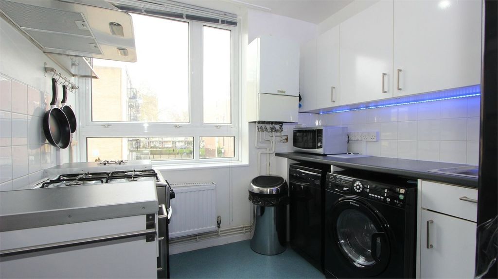 Property photo 2 of 4 Kitchen