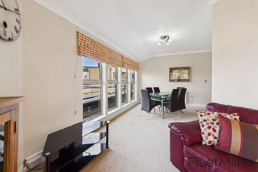 Property photo 2 of 20 Open Plan Living / Dining Area