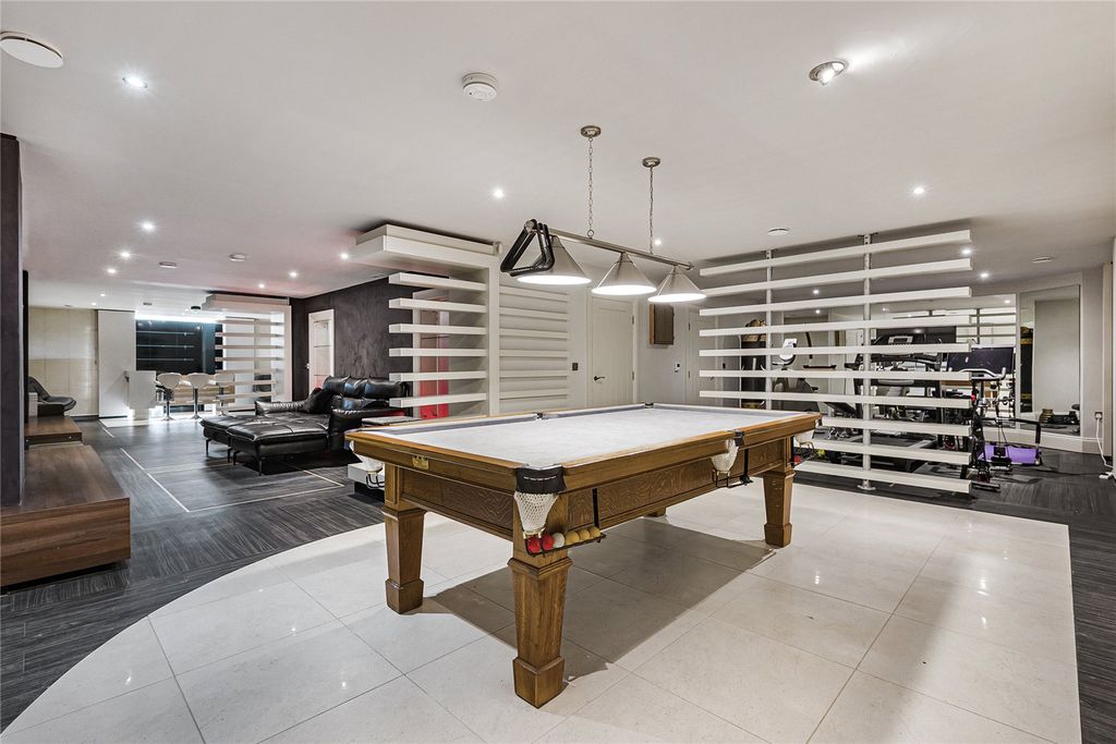 Property photo 3 of 29 Games Room