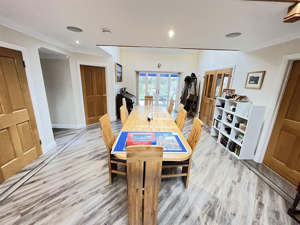 Property photo 3 of 46 Entrance Hall/Dining Area