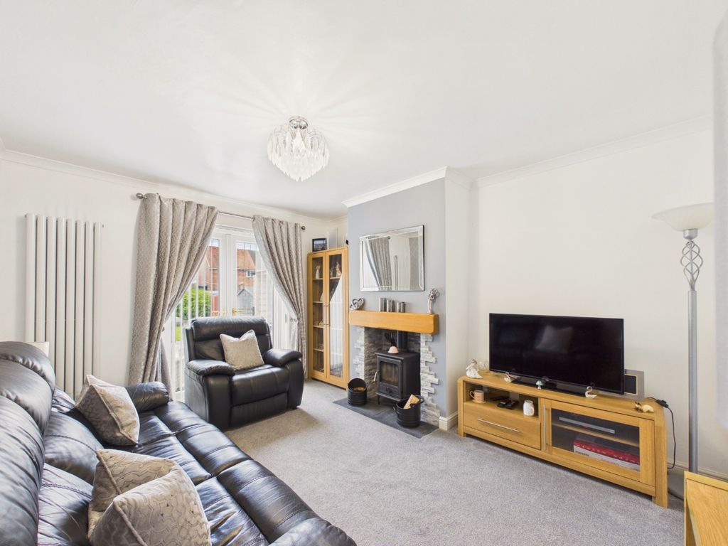 Property photo 2 of 13 4887704