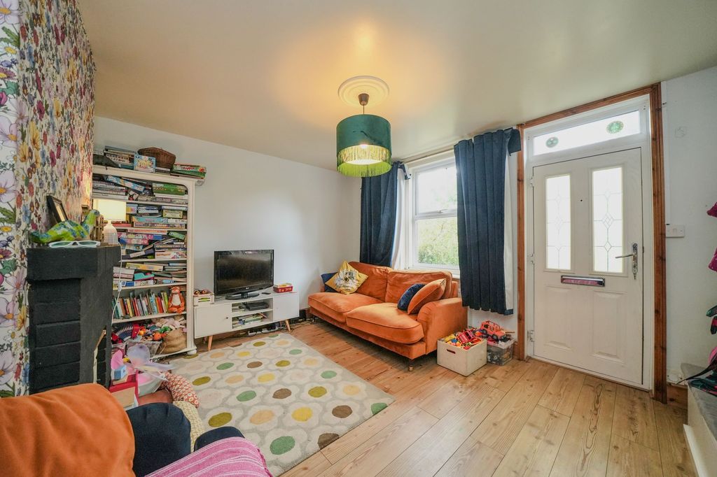 Property photo 3 of 17