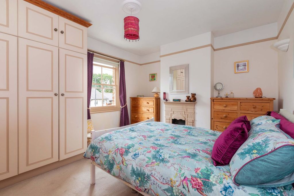 Property photo 3 of 9