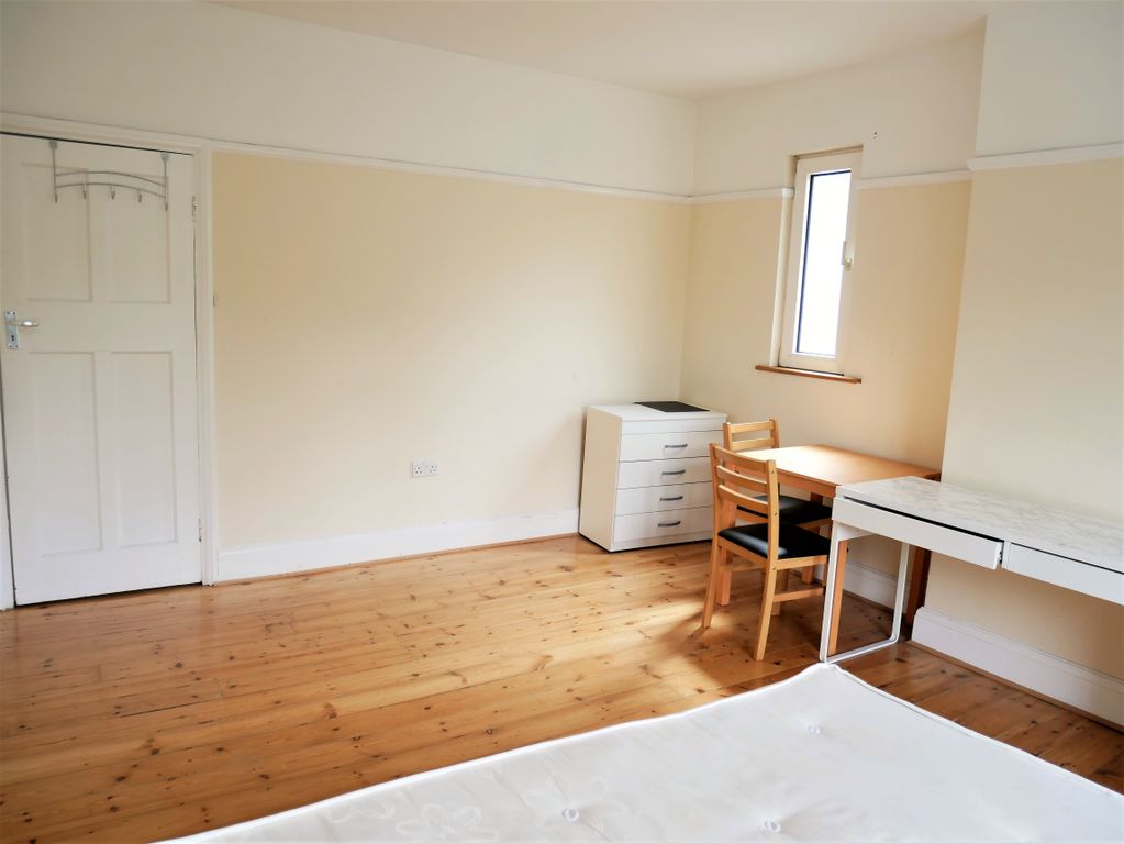 Property photo 3 of 4