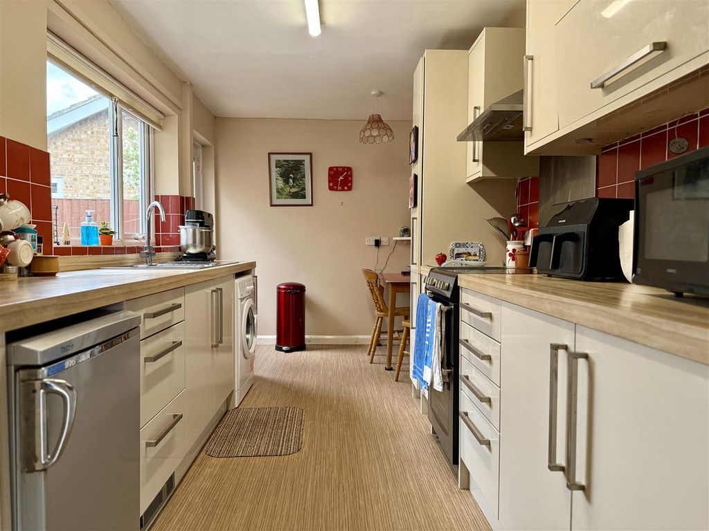Property photo 3 of 20