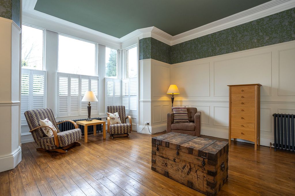 Property photo 2 of 35