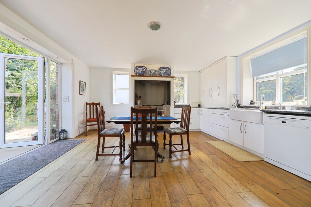 Property photo 2 of 21 5331514