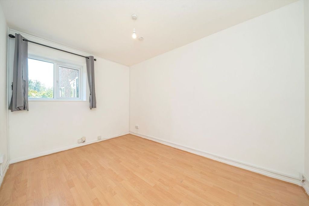 Property photo 3 of 5