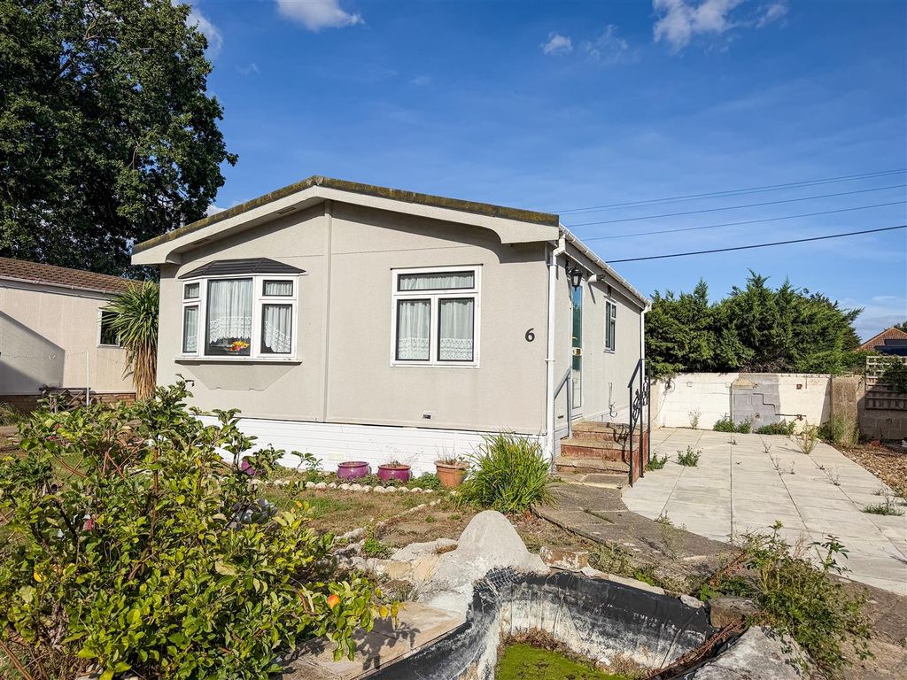 Property photo 1 of 11 Outside