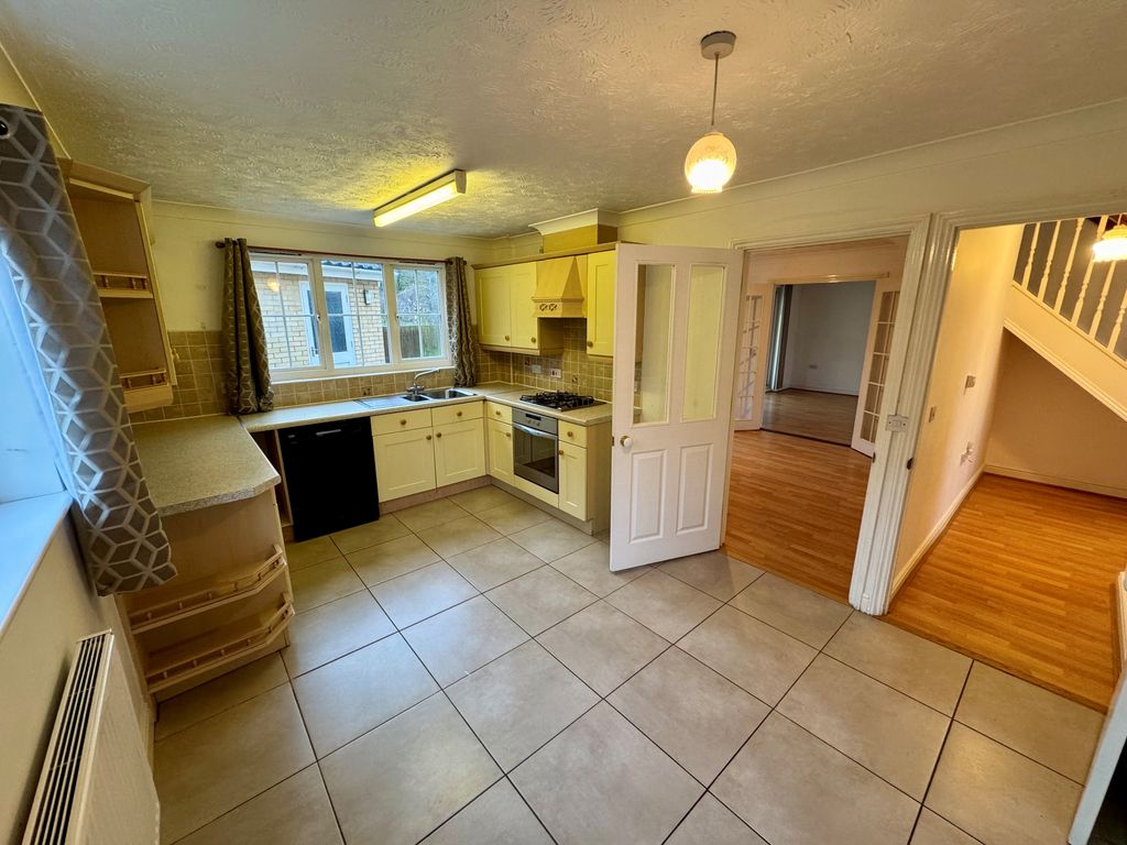 Property photo 2 of 17 Image