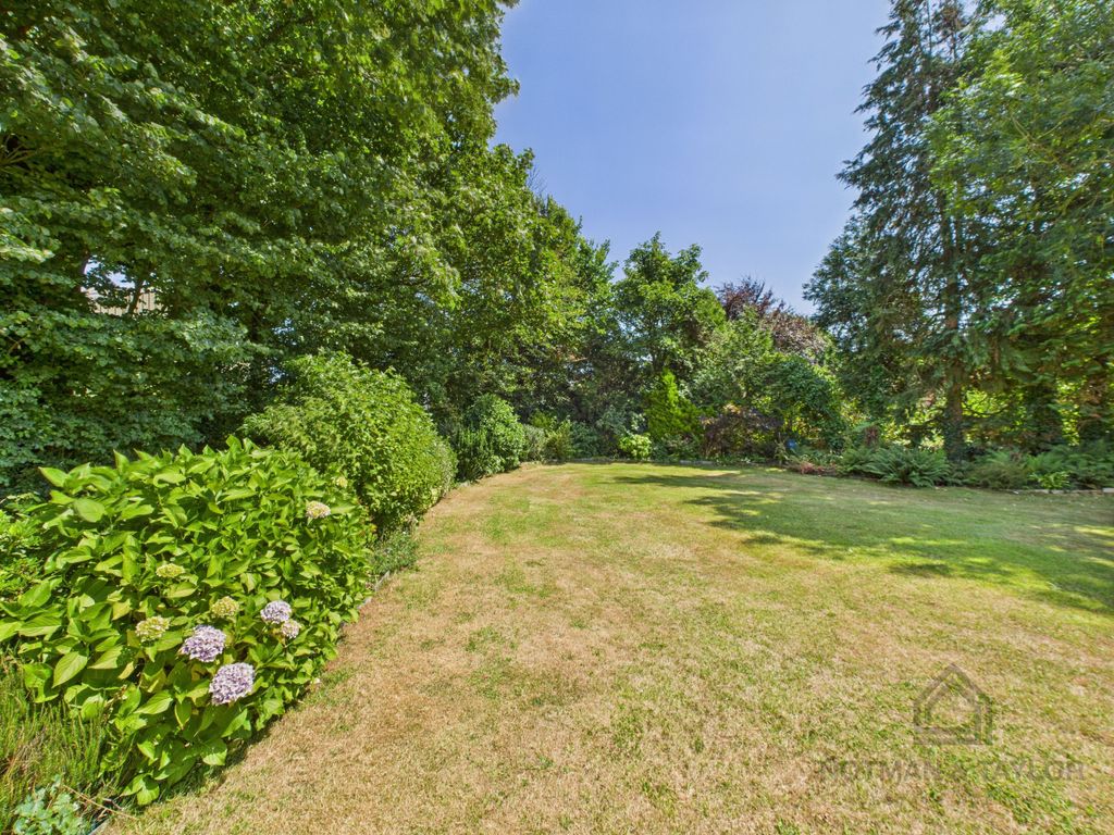 Property photo 3 of 32