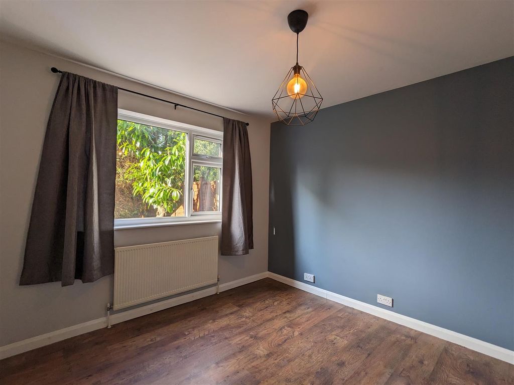 Property photo 3 of 12 Bedroom 2.Jpg
