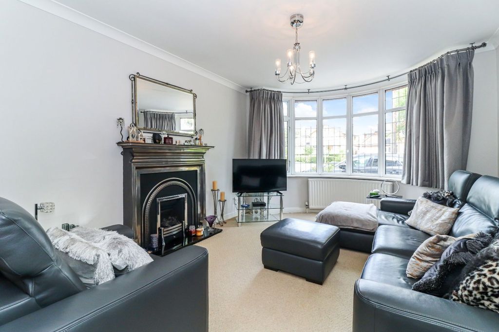 Property photo 2 of 28 Picture No. 09