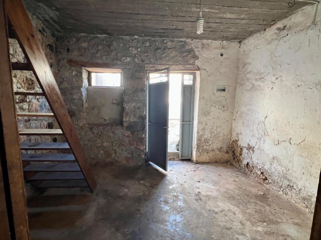 Property photo 3 of 28