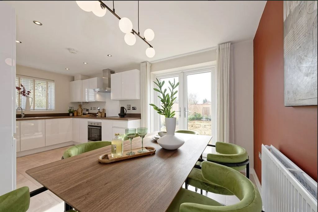 Property photo 3 of 8 Kitchen