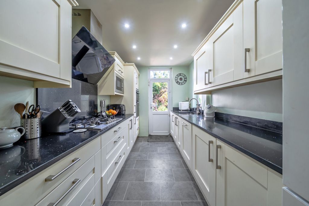 Property photo 3 of 19 1497659-13-6A69c3...