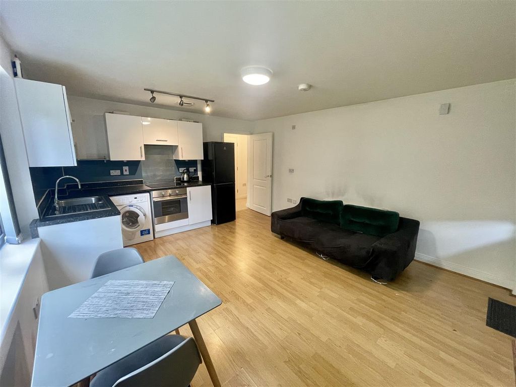 Property photo 2 of 7 Maximum Occupancy