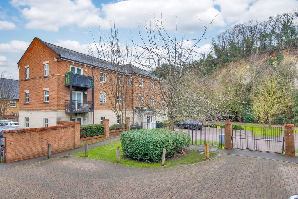 Property photo 1 of 13