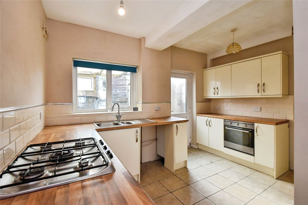Property photo 2 of 18 Picture No. 26