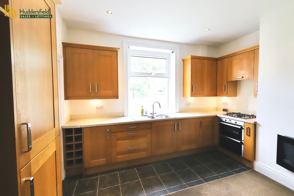 Property photo 3 of 13 Kitchen