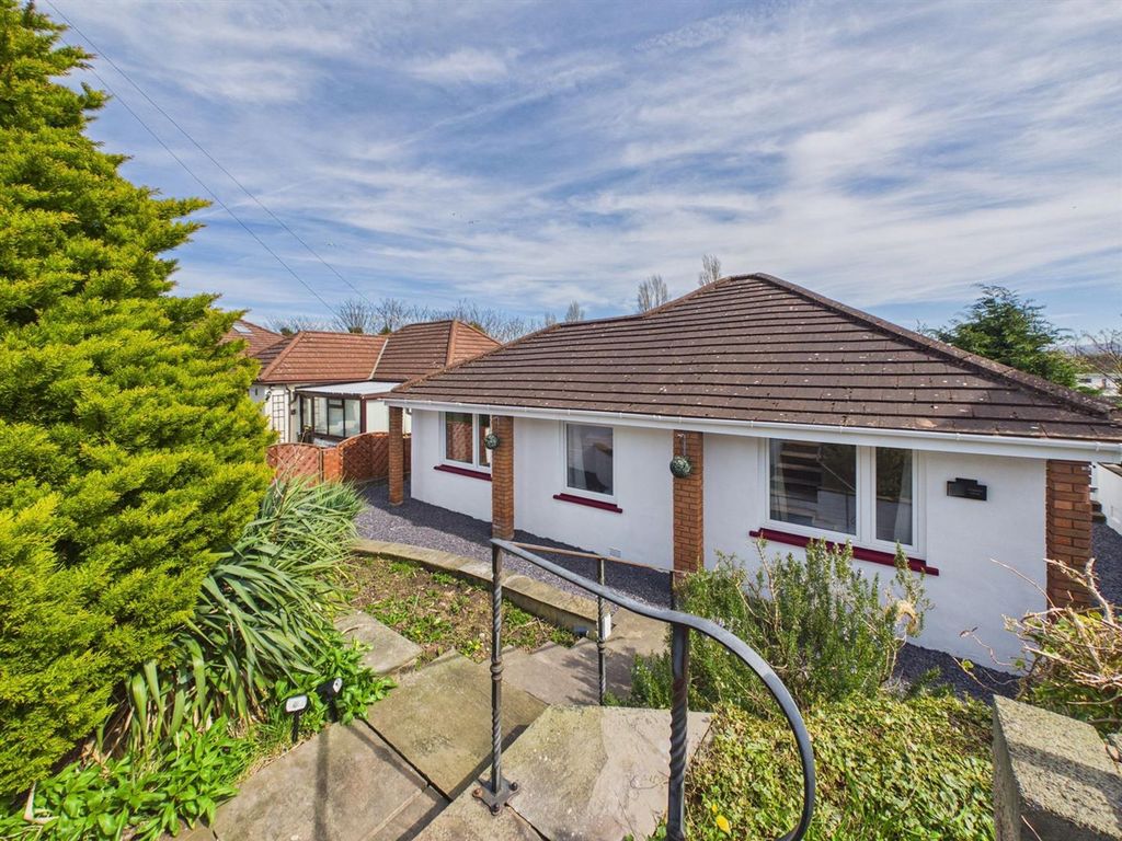 Property photo 1 of 18 External