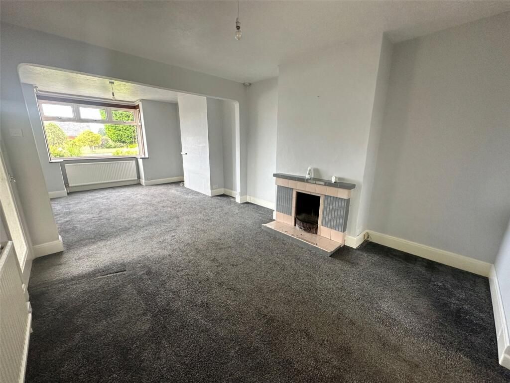 Property photo 3 of 10 Lounge