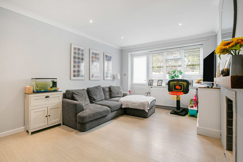 Property photo 2 of 11 Reception Room