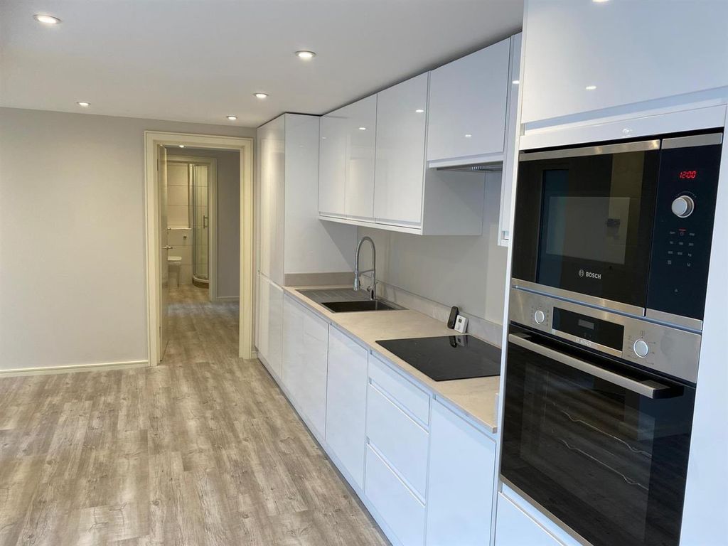 Property photo 2 of 12 dc9E9501-6d83-46Df-A31A-1c2E03F93B1A.Jpg