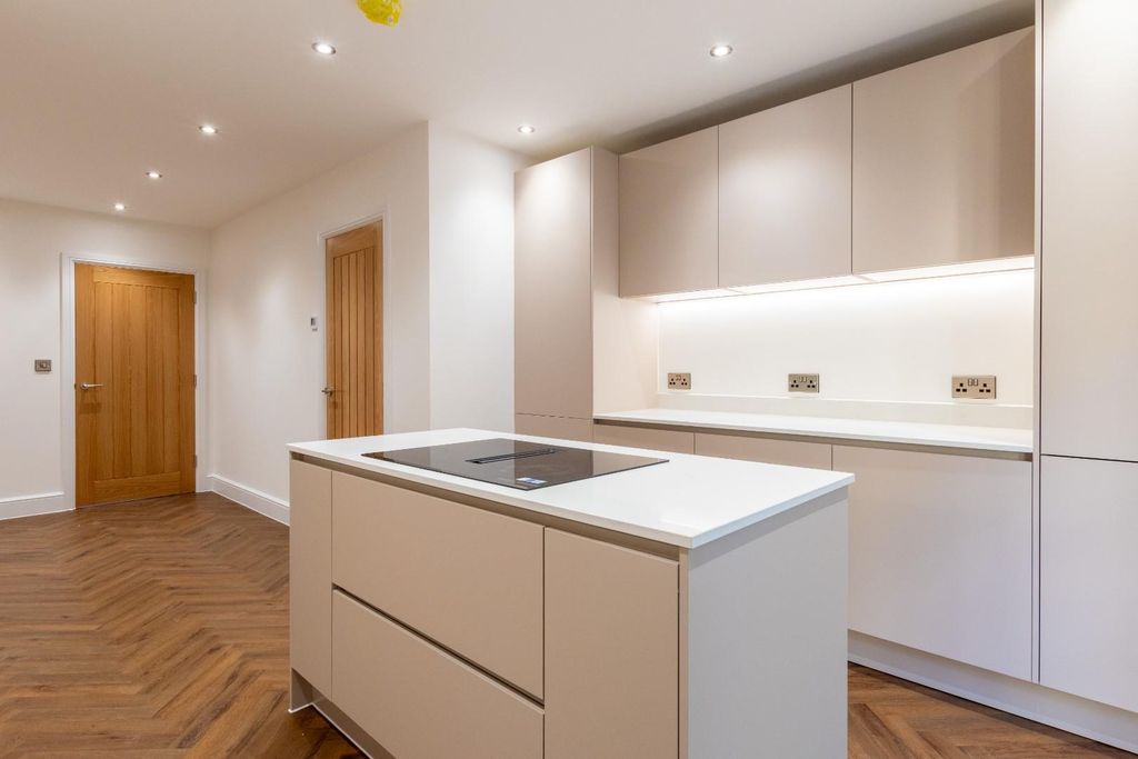 Property photo 3 of 15 Show-Home-18.Jpg