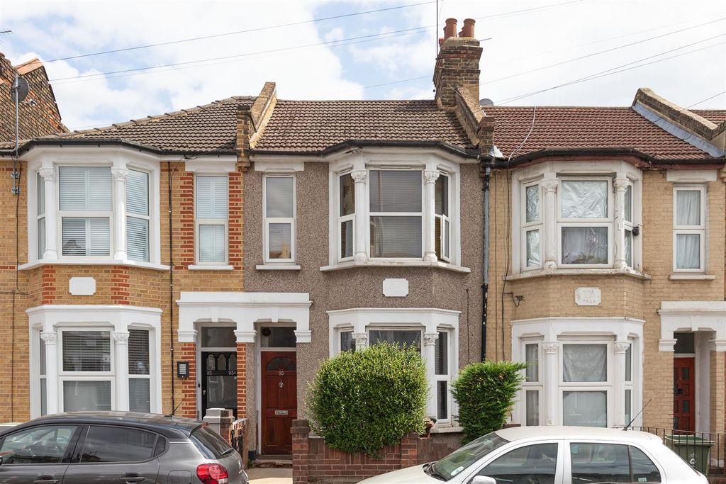 Property photo 1 of 17 Winchester Road E4