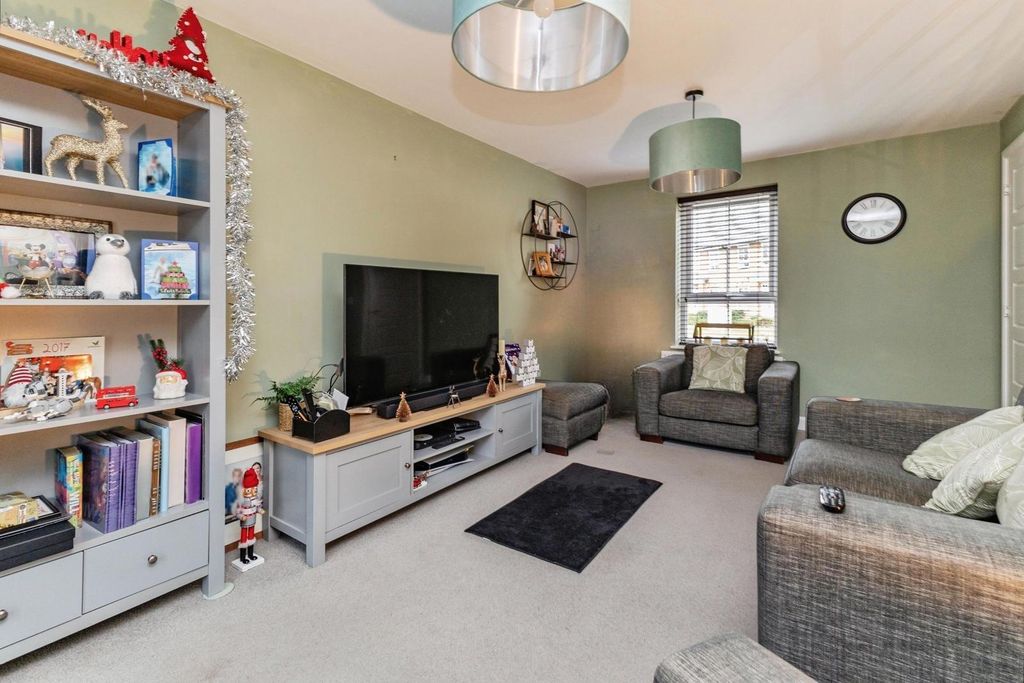 Property photo 3 of 19 Pbox-Img.Jpg