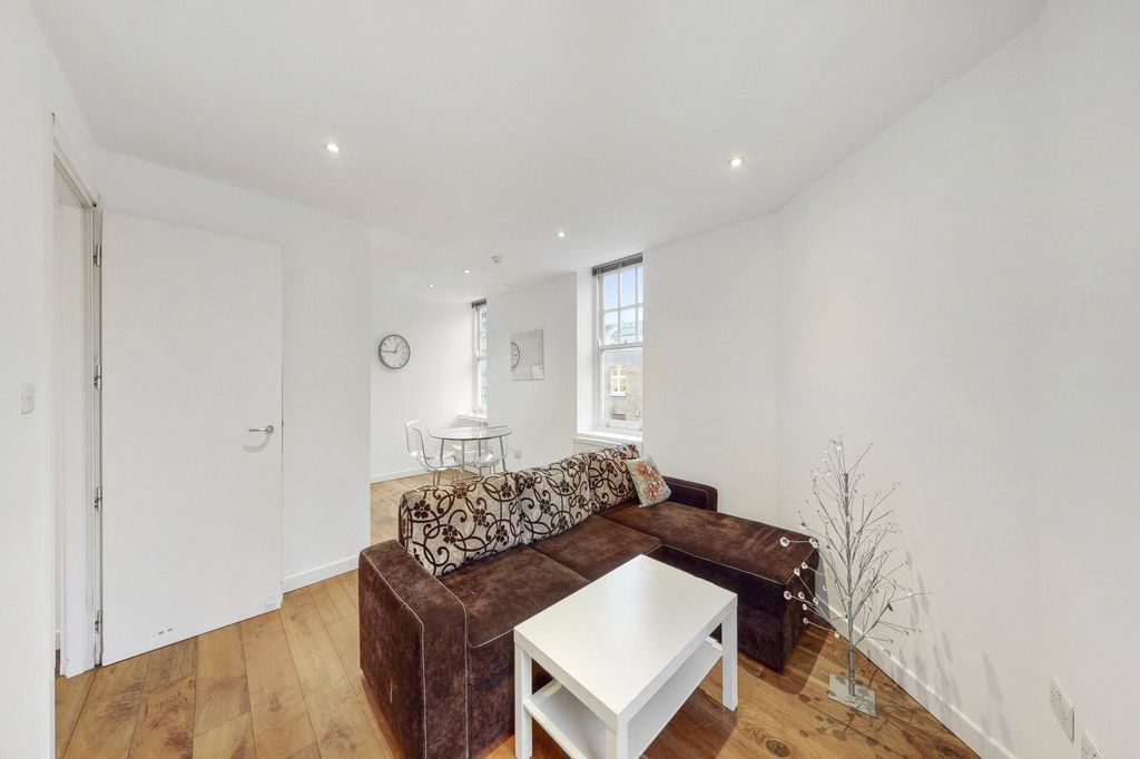 Property photo 2 of 12 Picture No. 03
