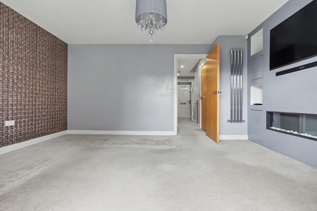 Property photo 3 of 19 3- Rob Hammond Ewemove Pontefract