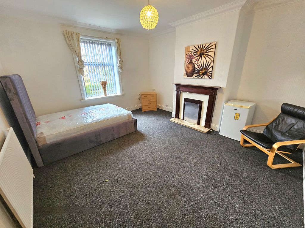 Property photo 2 of 3