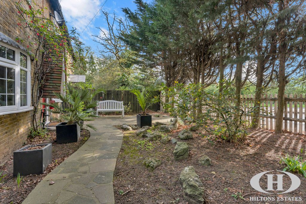 Property photo 3 of 27