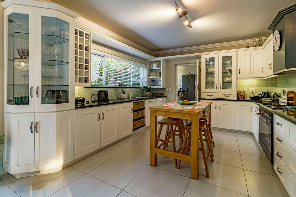 Property photo 2 of 73