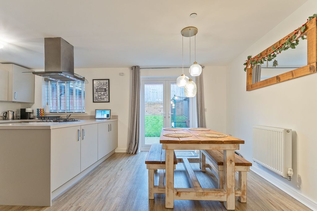 Property photo 3 of 25