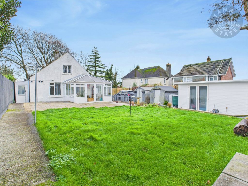 Property photo 3 of 22 Garden